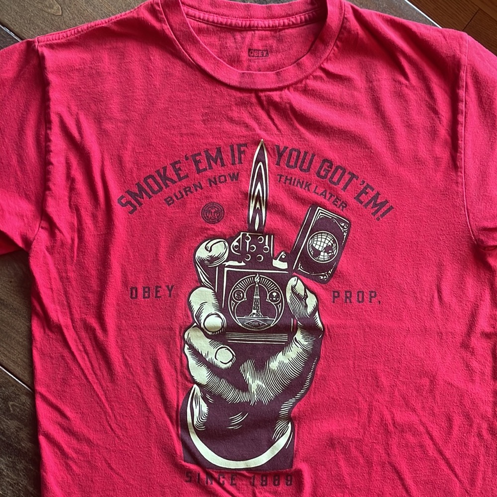 Small mens red obey t shirt